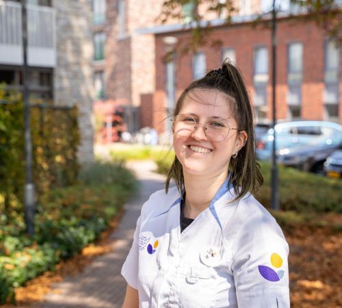 Bo vertelt: “In vier maanden mijn diploma én precies doen wat ik wilde: meer betekenen voor bewoners.”